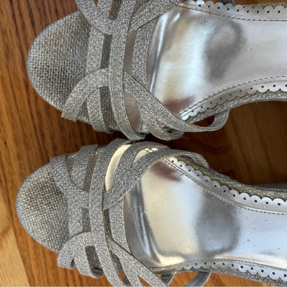 Heels - Picture 3 of 4
